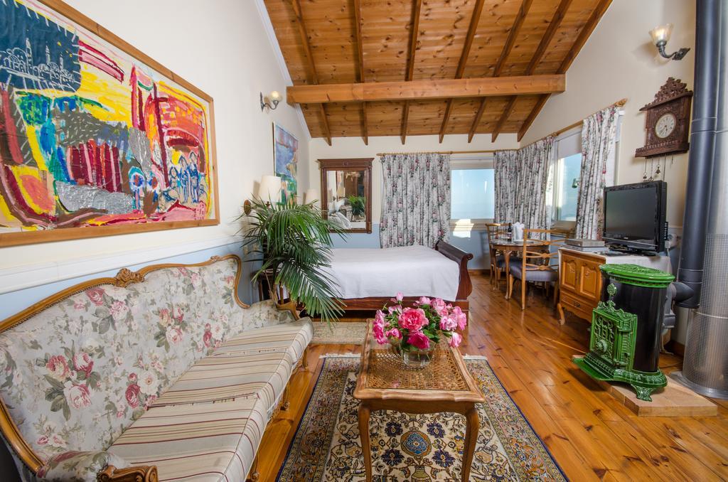 Ha'Seuda Ha'Achrona Suites Amirim Εξωτερικό φωτογραφία
