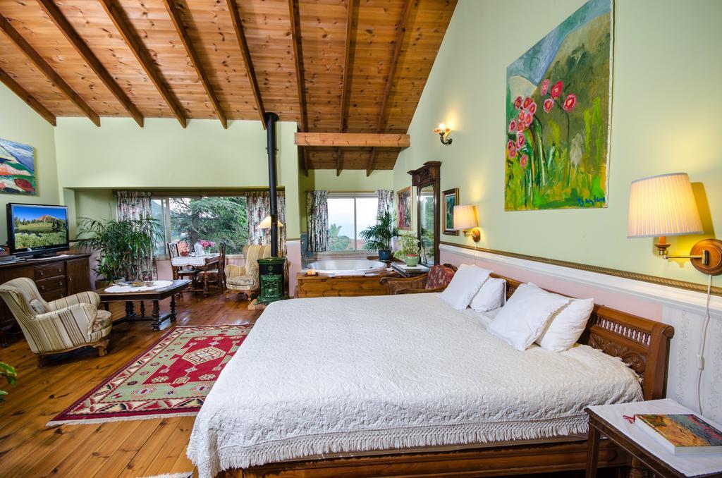 Ha'Seuda Ha'Achrona Suites Amirim Δωμάτιο φωτογραφία